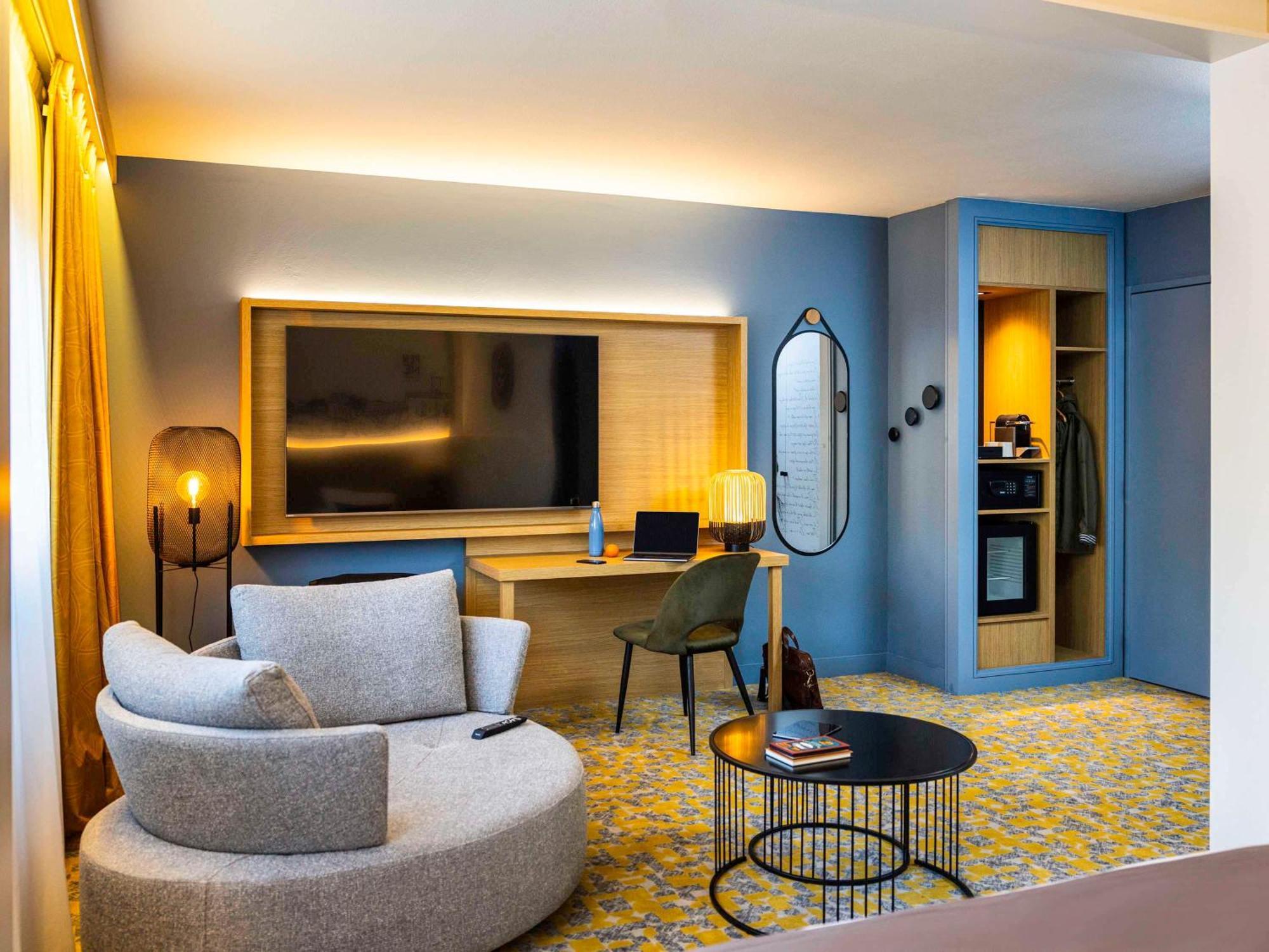 Astoria Hotel 4*