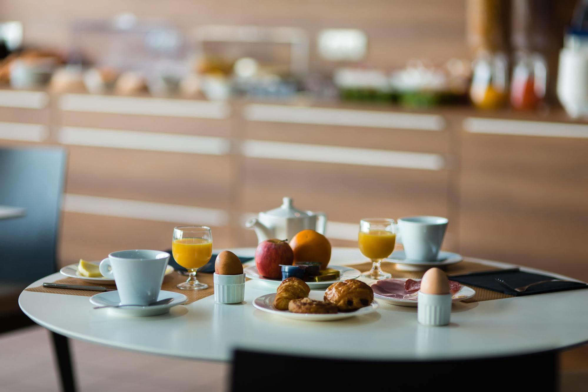 Astoria Hotel 4*
